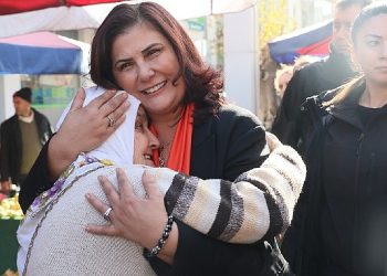 Lider Çerçioğlu çarşamba pazarı’nda vatandaşlarla buluştu