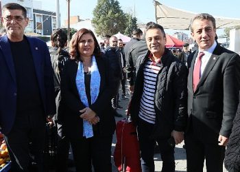 Lider Çerçioğlu Cumartesi Pazarı’nda vatandaşlarla buluştu