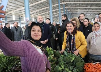 Lider çerçioğlu Söke Bağarası salı pazarında vatandaşlarlar buluştu
