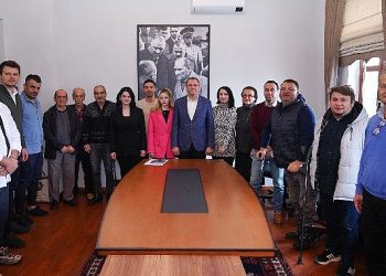 Lider Mesut Ergin ayvalıklı gazetecilerle buluştu