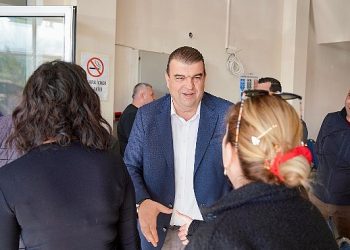 Lider Yetişkin belediye çalışanlarının yeni yılını kutladı