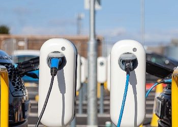 Narlıdere’ye elektrikli araç şarj istasyonları kurulacak