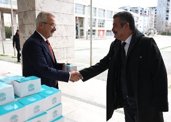 Nilüfer Belediyesi’nden kandil simidi ikramı