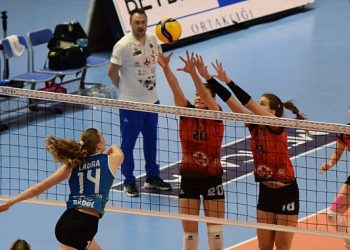 Nilüfer’in sultanları Avrupa’da yarı finalde