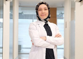 Sigara diş eti hastalıklarını şiddetlendiriyor…