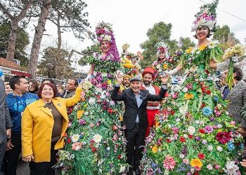 Soyer: “Akdeniz’in en büyük koku bahçesi Karaburun’dur”