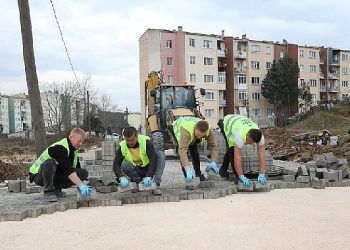 Yeniceköy’de 15 Sokakta Kaplama Çalışması Sürüyor