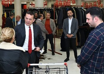 Yenişehir Belediyesi 55 bin vatandaşa temel gereksinim materyali takviyesi verdi