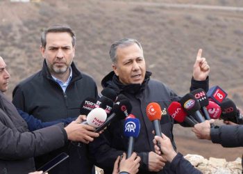 Maden faciasında, heyelan riski nedeniyle arama faaliyetleri durduruldu