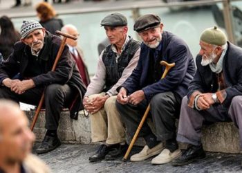Türkiye’nin yaşlı nüfus oranı ilk kez çift haneyi gördü
