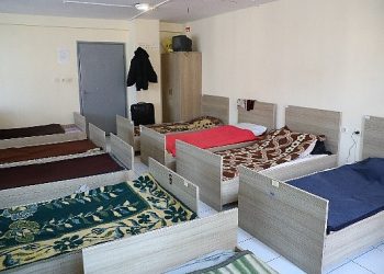 Antalya Büyükşehir Belediyesi soğuk havada evsizleri unutmadı