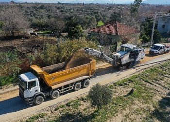 Aydın Büyükşehir Belediyesi Germencik Üzümlü – Moralı ortasında yol imal çalışmalarına devam ediyor