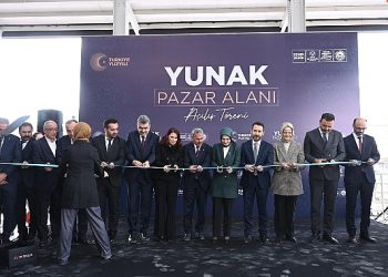 Bakan Göktaş Konya Büyükşehir’in Yunak’a Kazandırdığı Kapalı Pazar Yerinin Açılışını Yaptı