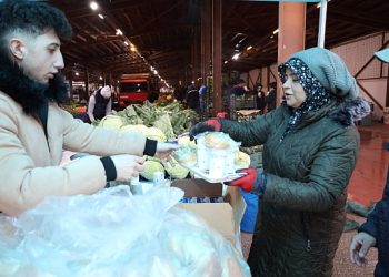 Başiskele’de pazarcıya sıcak sabah çorbası