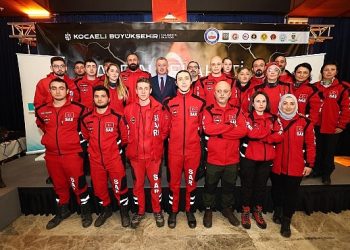 Başkan’dan sarsıntı kahramanlarına teşekkür