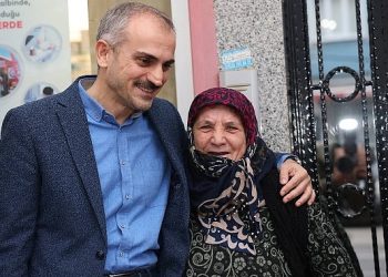 Bünyamin Çiftçi, çarşı pazar geziyor