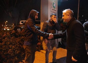 Bünyamin Çiftçi, emekçileri mesaiye uğurladı