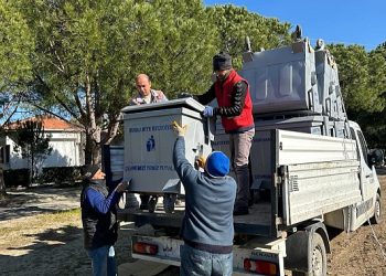 Burhaniye Belediyesi Paklık İşleri Müdürlüğü “Daha Pak Bir Burhaniye” sloganı ile durmaksızın çalışmalarına devam ediyor.