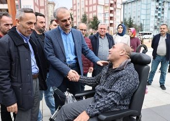 Çayırova Belediye Lider Adayı ve Çayırova Belediye Lideri Bünyamin Çiftçi Çayırovalılarla bir ortaya gelmeyi sürdürüyor