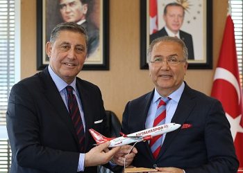 Corendon Turizm Kümesi Kurucu Ortağı Yıldıray Karaer, Türkiye Tenis Federasyonu Lideri Cengiz Durmuş’u ziyaret etti