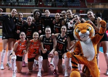 Eczacıbaşı Dynavit, ismini çeyrek finale yazdırdı