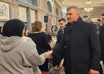 Gölcüklü gençler, Sezer’le ‘devam’ dedi