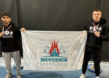 Haltercilerimizden 2 bronz madalya