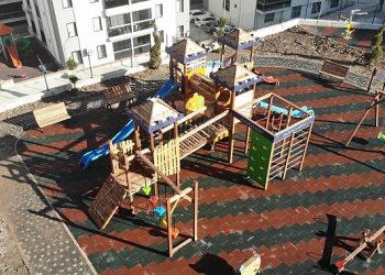 Hisartepe Mahallesi’nde çocuklar yeni parklarına kavuştu