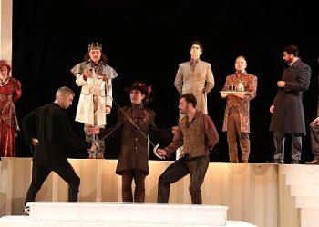 İstanbul Büyükşehir Belediyesi Kent Tiyatroları, Mart ayında 38 oyunla seyirci karşısına çıkıyor.