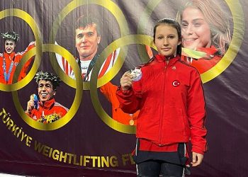 İzmirli Genç Atletlerden Büyük Muvaffakiyet