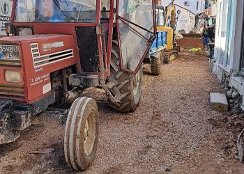 Karaburun Cumhuriyet Caddesi atık su sınırına kavuştu