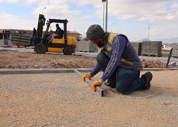 Karaman Belediyesi’nin projelerinden biri olan ve imalinde geri dönüşümden elde edilen gereçlerin kullanıldığı Geri Dönüşüm Parkı’nda çalışmalar sürüyor