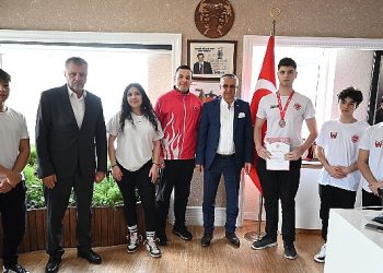 Kemer Belediyesi Kick Boks Grubu göz dolduruyor