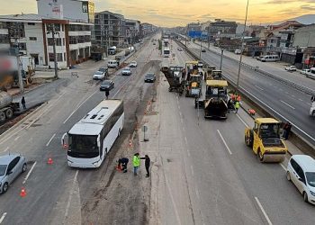 Köseköy Koridoru Alikahya Stadyum temas yolu çalışmaları kapsamında D-100 İstanbul istikametinde asfalt ve yol çizgi imalatları tamamlandı