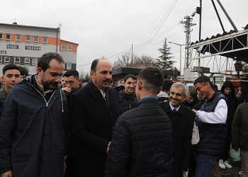 Lider Altay Öğrencilerle ve Esnafla Buluştu