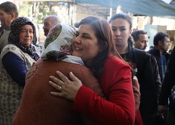 Lider Çerçioğlu’na Sultanhisar’da sevgi seli