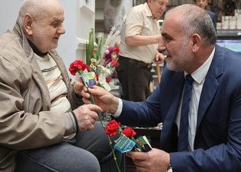 Lider İbrahim Sandıkçı’ya Büyüklerden Dua