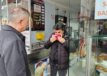 Lider Sezer’den esnafa en hoş armağan