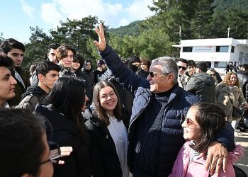 Lider Topaloğlu’ndan öğrencilere dorukta motivasyon aktifliği