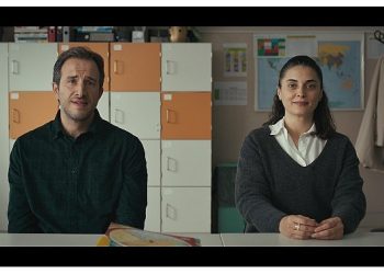 Netflix, Berkun Oya İmzalı Kuvvetli Bir Alkış’tan Özel Bir Klip Paylaştı