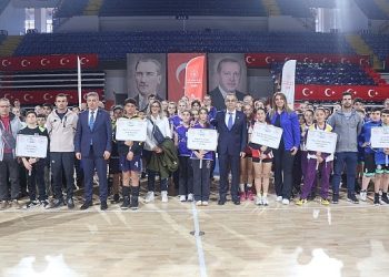 Okul Sporları Küçükler Voleybol Küme Karşılaşmaları İzmir’de Başladı