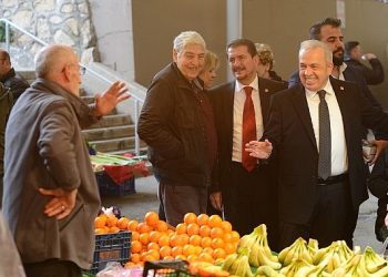 Şadi Özdemir Cumhuriyet Mahallesi’nde vatandaşı dinledi