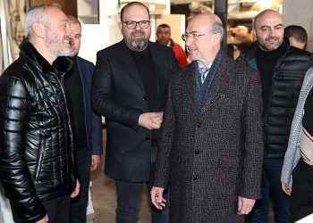 Selçuklu Belediye Lideri Ahmet Pekyatırmacı Ağaç İşler Sanayi’sinde yer alan Marangoz ve Keresteci esnafına işyerlerinde ziyaret gerçekleştirdi
