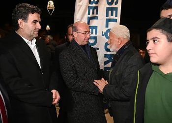 Selçuklu Belediye Lideri Ahmet Pekyatırmacı, Miraç Kandili münasebetiyle Erenköy Tahir Büyükkörükçü Camii’nde düzenlenen kandil programında vatandaşlarla bir ortaya geldi.