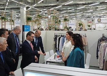 Türk moda sanayisi Fransa’da mevcudunu muhafazaya gidiyor