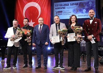 Ustalara Hürmet Konseri salona sığmadı