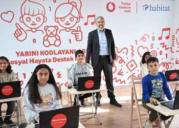 Vodafone Vakfı sarsıntı bölgesine dayanağını sürdürüyor
