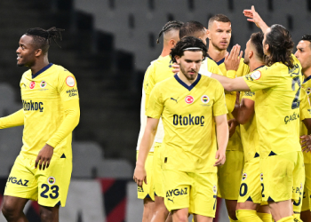 Fenerbahçe, Fatih Karagümrük deplasmanında üç puanın sahibi oldu