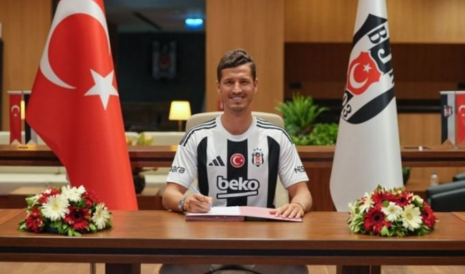 Beşiktaş, Salih Uçan ile sözleşme yeniledi