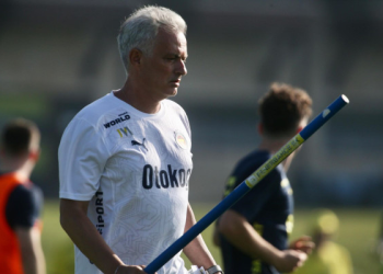 Mourinho’dan Emre Mor’a sert uyarı